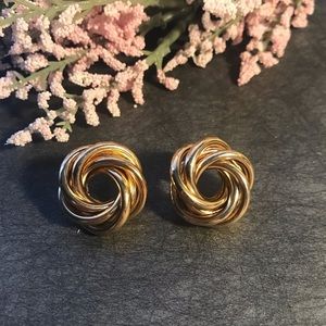 𝅺Chunky Gold Color Stud Earrings